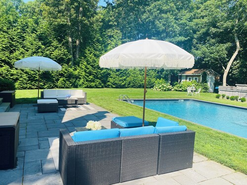 Täydellinen perheen Retreat- aurinkoinen, hiljainen, kävele veteen. Uusi, lämmitetty suolaisen veden allas!