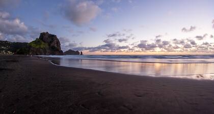 Stunning clifftop seaview house Auckland Clifftop