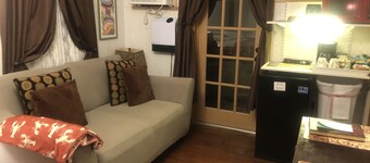 Studio A. Katie & Steve Riley Apartment