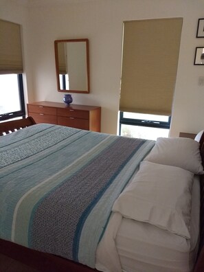 3 habitaciones, tabla de planchar con plancha y wifi gratis