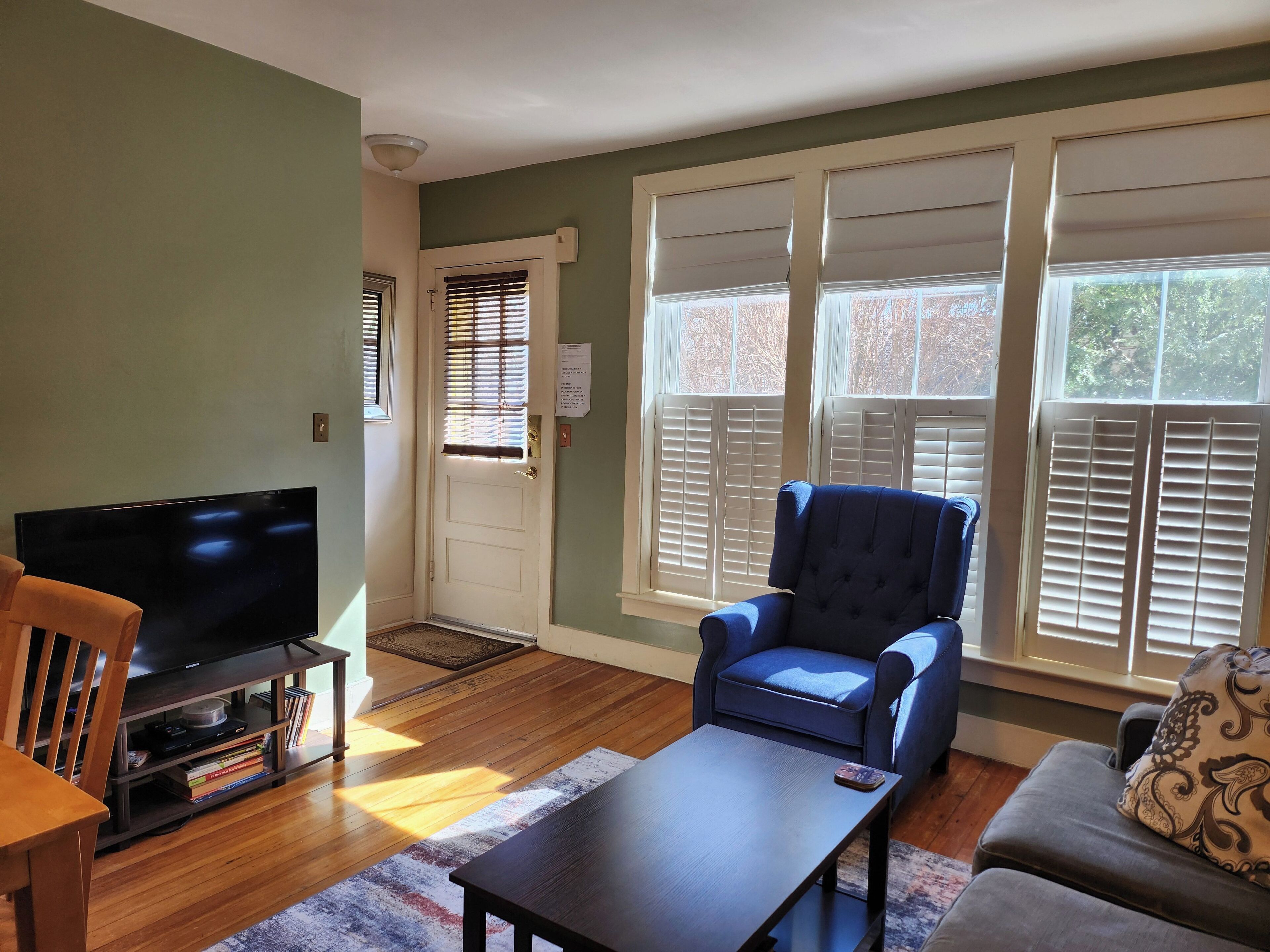 Smart TV, DVD player, books, video library