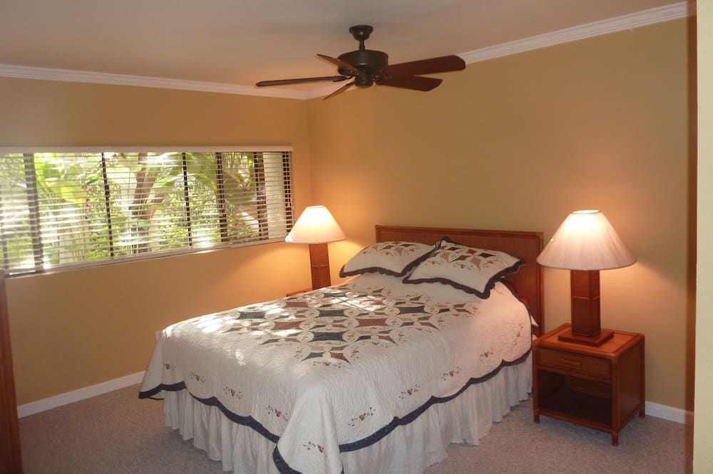 2 bedrooms, desk, iron/ironing board, WiFi (free)