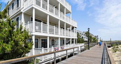 Oceanfront, Pristine 1br 1 Ba Condo, Relax And Rejuvenate By The Sea.