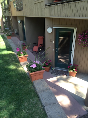 Corner unit