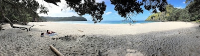 “Your Stress-Free Beach Break in Matarangi”