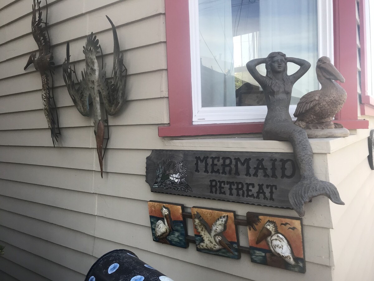 Photo 2 of Mermaid Retreat, PET FRIENDLY, One Week Minimum Stay, Permit #0027