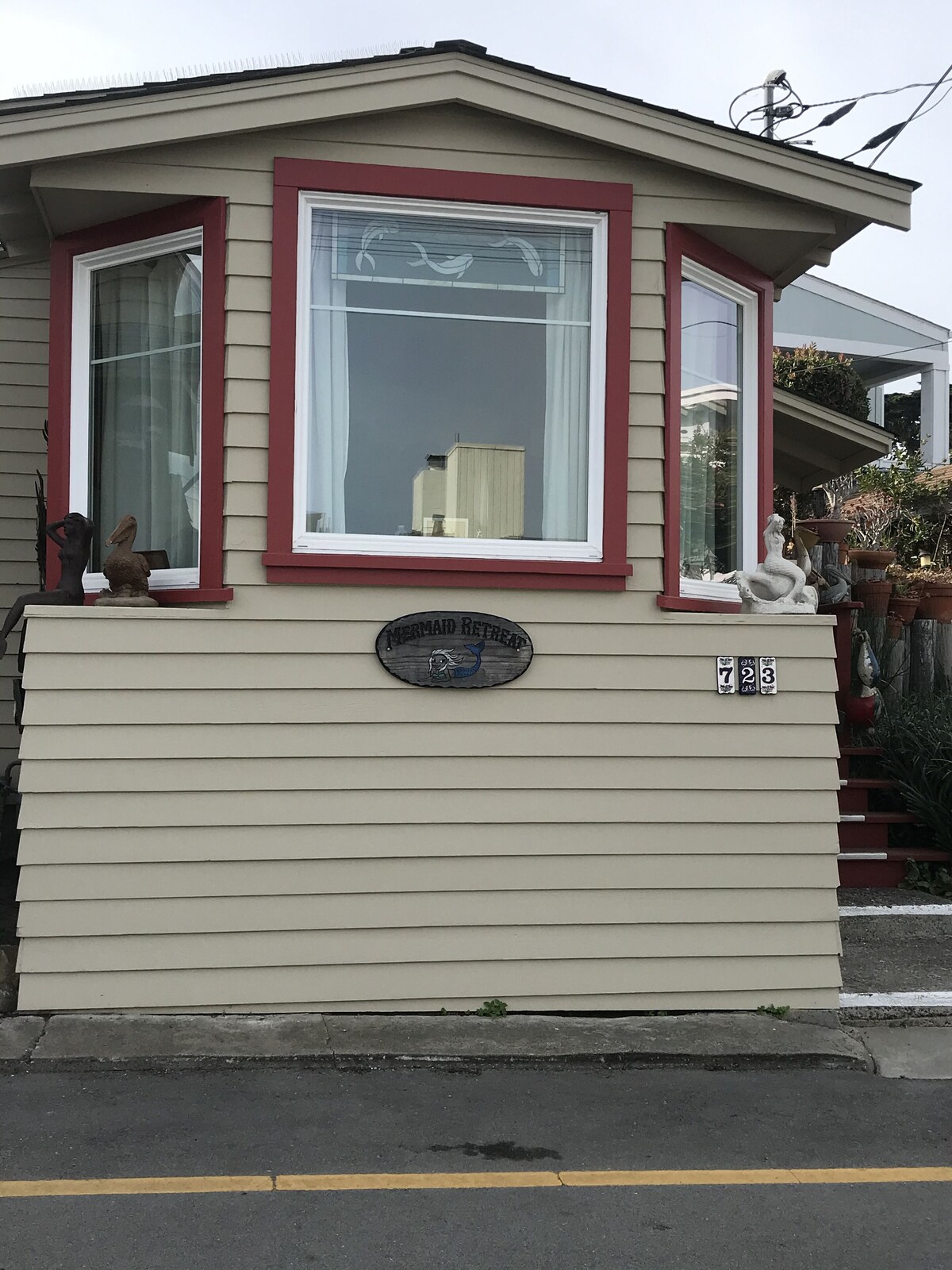 Photo 8 of Mermaid Retreat, PET FRIENDLY, One Week Minimum Stay, Permit #0027