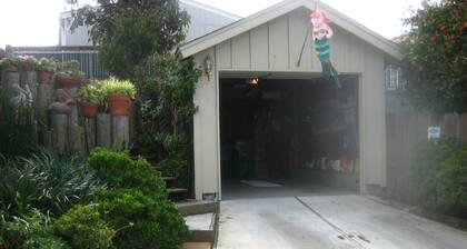 Mermaid Retreat, PET FRIENDLY, One Week Minimum Stay, Permit #0027