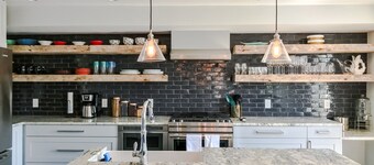 Industrial-Chic, Newly Renovated in the Center of Provincetown!