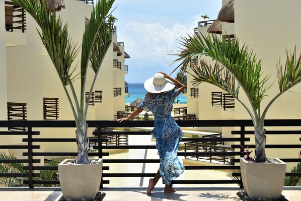 Property grounds - Award Winning Oceanfront PH w/Private Pool @Mamitas Beach (Playa del Carmen)