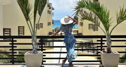 Palkittu Oceanfront PH w / Yksityinen allas @Mamitas Beach