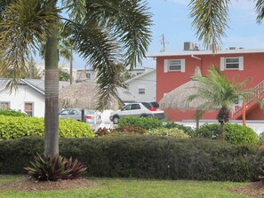 المنطقة المحيطة بالمنشأة