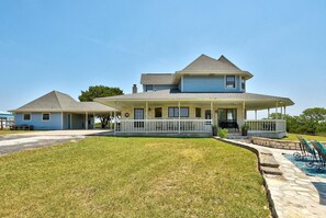 Exterior - Prosit Ranch - 300 Acre Private Ranch w/360 Degree Views & Wrap-Around Porch (Wimberley)