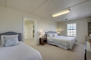 4 slaapkamers, een strijkplank/strijkijzer, gratis wifi, beddengoed