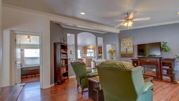 4 camere, ferro/asse da stiro, Wi-Fi gratuito, lenzuola