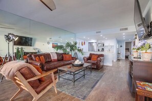 Smart TV, fireplace, DVD player