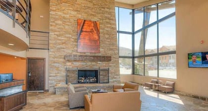 Centrally Located Studio Condo, minutes from Main St and Skiing!