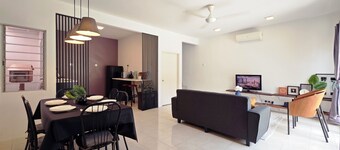 Cosy Batu Kawan Homestay 8 pax ~ 5 mins to Design Village & IKEA ~ Entire Home