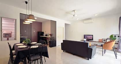 Cosy Batu Kawan Homestay 8 pax ~ 5 mins to Design Village & IKEA ~ Entire Home