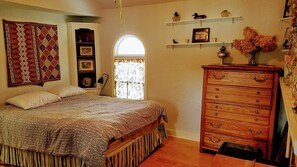 3 bedrooms, iron/ironing board, travel cot, free WiFi - Special Country Luxury Waterfront Home on CleanWarm Crescent Lake, SunapeeRegion (Unity)