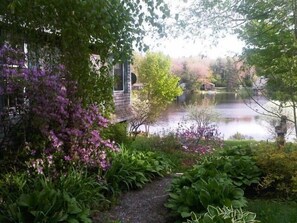 Property grounds - Special Country Luxury Waterfront Home on CleanWarm Crescent Lake, SunapeeRegion (Unity)