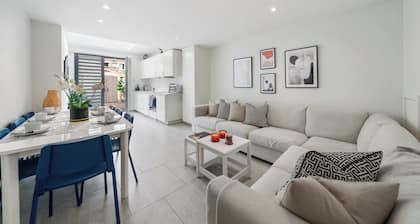 Stunning Central Large 6BR House & Garden, minutes from Waterloo & tourist spots