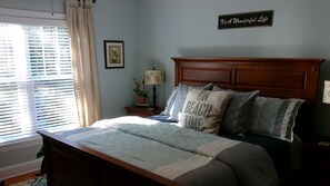 3 bedrooms, iron/ironing board, free WiFi, bed sheets - Dolphin Ridge "ISLAND TIME" with private pool and golf cart. Now booking 2026! (Emerald Isle)