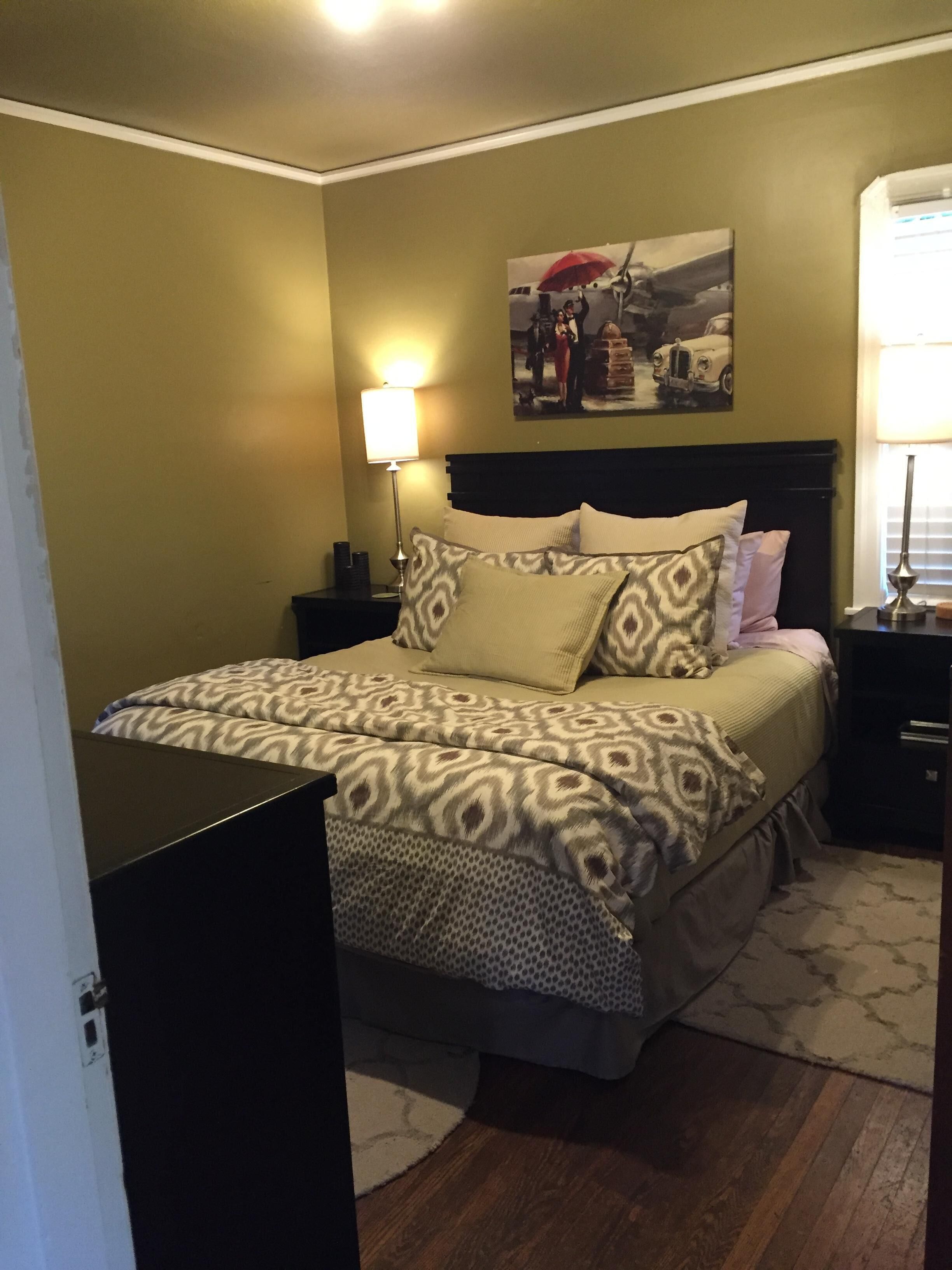 2 habitaciones, tabla de planchar con plancha y cuna de viaje 