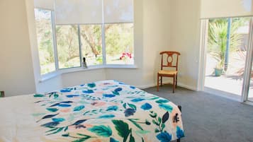 1 bedroom, bed sheets