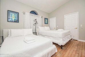 3 chambres, fer et planche à repasser, Wi-Fi gratuit, draps fournis