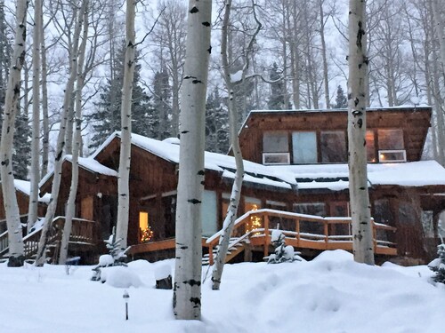 Delightful Rustic Home 10 minutes from the Historic Town of Telluride Colorado