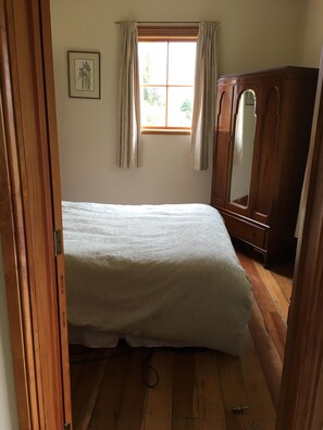 2 bedrooms, iron/ironing board, bed sheets - Enjoy the tranquality of the setting in the heart of Hawkes Bay - New Zealand (Tutira)