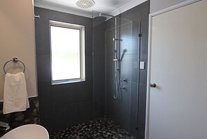 Vasca, asciugacapelli, asciugamani