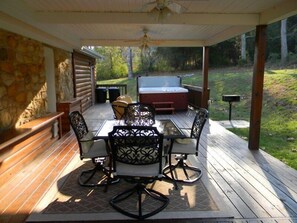 Outdoor dining - An absolute Treat-Perfect for couples & families - Walking Dist to Shen River! (Luray)