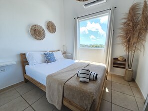 7 bedrooms, iron/ironing board, free WiFi, bed sheets - NEW PRIVATE INFINITY POOL , Ocen view , walk to beach + 2 jacuzzi rooms (Vieques)