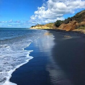 On the beach - NEW PRIVATE INFINITY POOL , Ocen view , walk to beach + 2 jacuzzi rooms (Vieques)