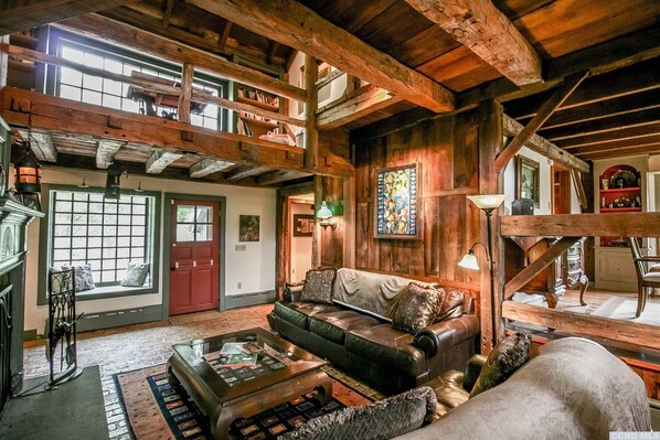 Smart TV, fireplace, table tennis, books