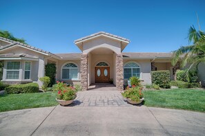Exterior - Temecula Wine Country Estate with sweeping views of Temecula Valley (Temecula)