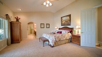 3 bedrooms, desk, iron/ironing board, free WiFi