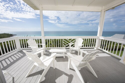 Condo w/Views, Beach, Htd Pool, Pickleball, Golf Cart, Gym,Walk to Restaurant