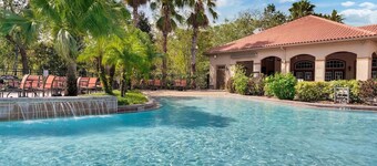 Gorgeous Award Winning Renovated Condo Near Disney And Universal Studios