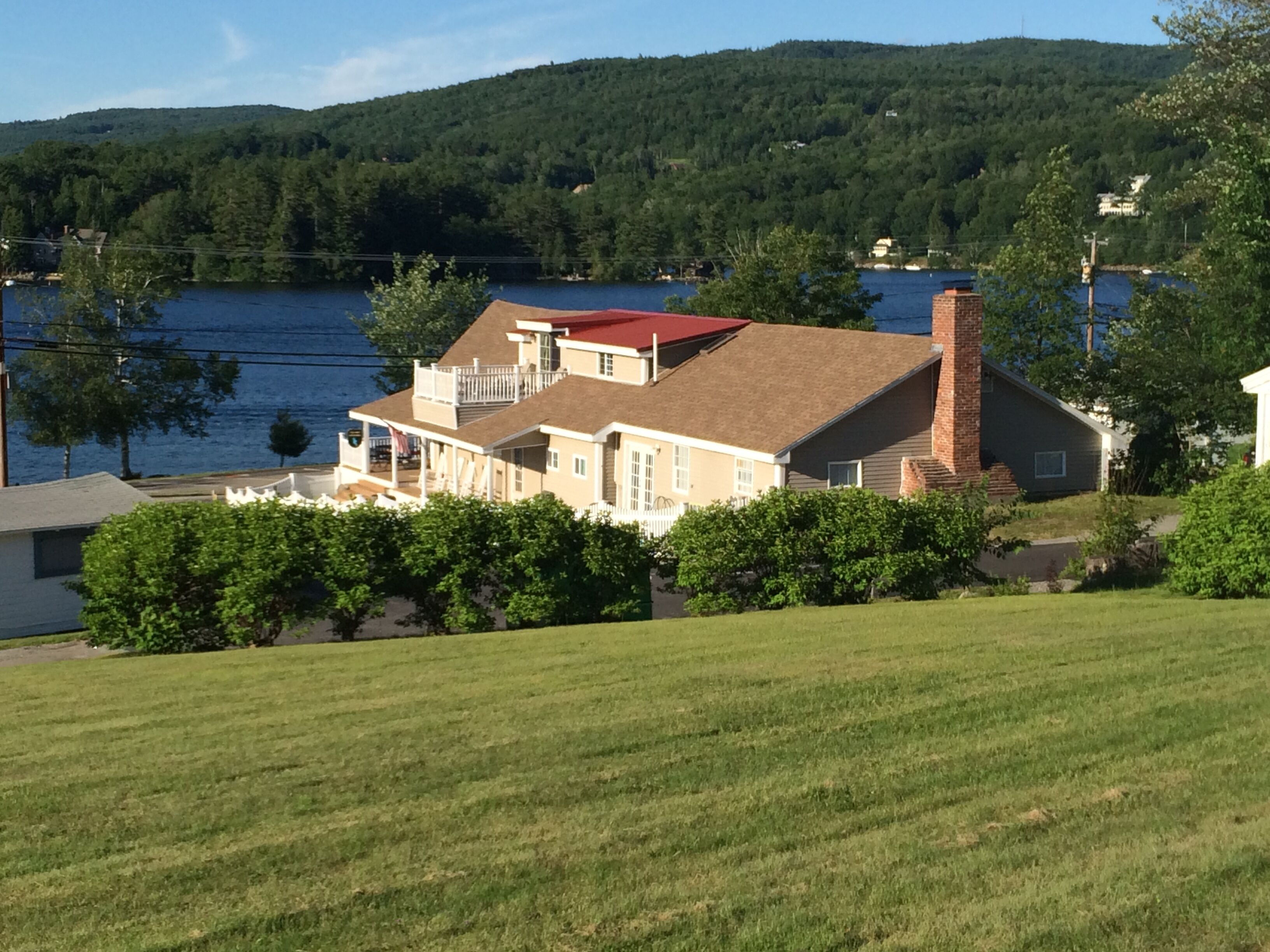 Newfound Lake Upstairs 2 Br W/ Private Roof Deck Across From Cummings Beach