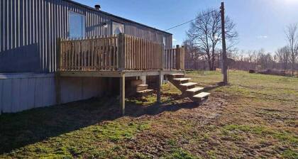 Fishermen, Quilters and Travelers love Sandy's Hideout