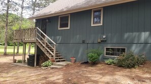 Exterior - Spacious Resort Home on 10th Fairway - 6 Bedrooms, 3 Baths. GOLF, SKI, SPA (Thompsonville)