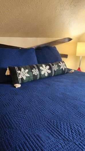 6 bedrooms, iron/ironing board, free WiFi, bed sheets