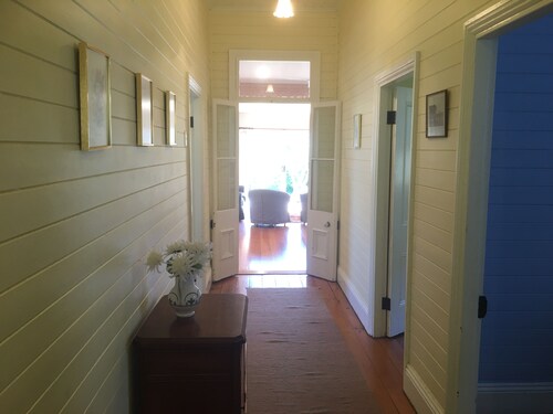 Grevillea Cottage - Family and Group Getaways