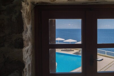 Seaside villa with private swimming pool and fabulous view to the Aegean sea