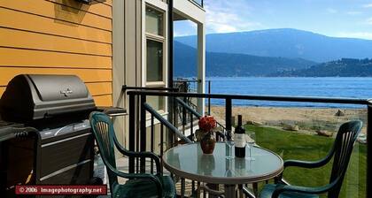 4-Bdrm Waterfront Townhome