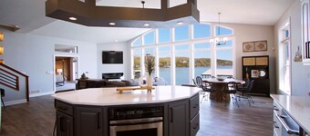 Executive Getaway close to all the action with Private 2 slip dock 
