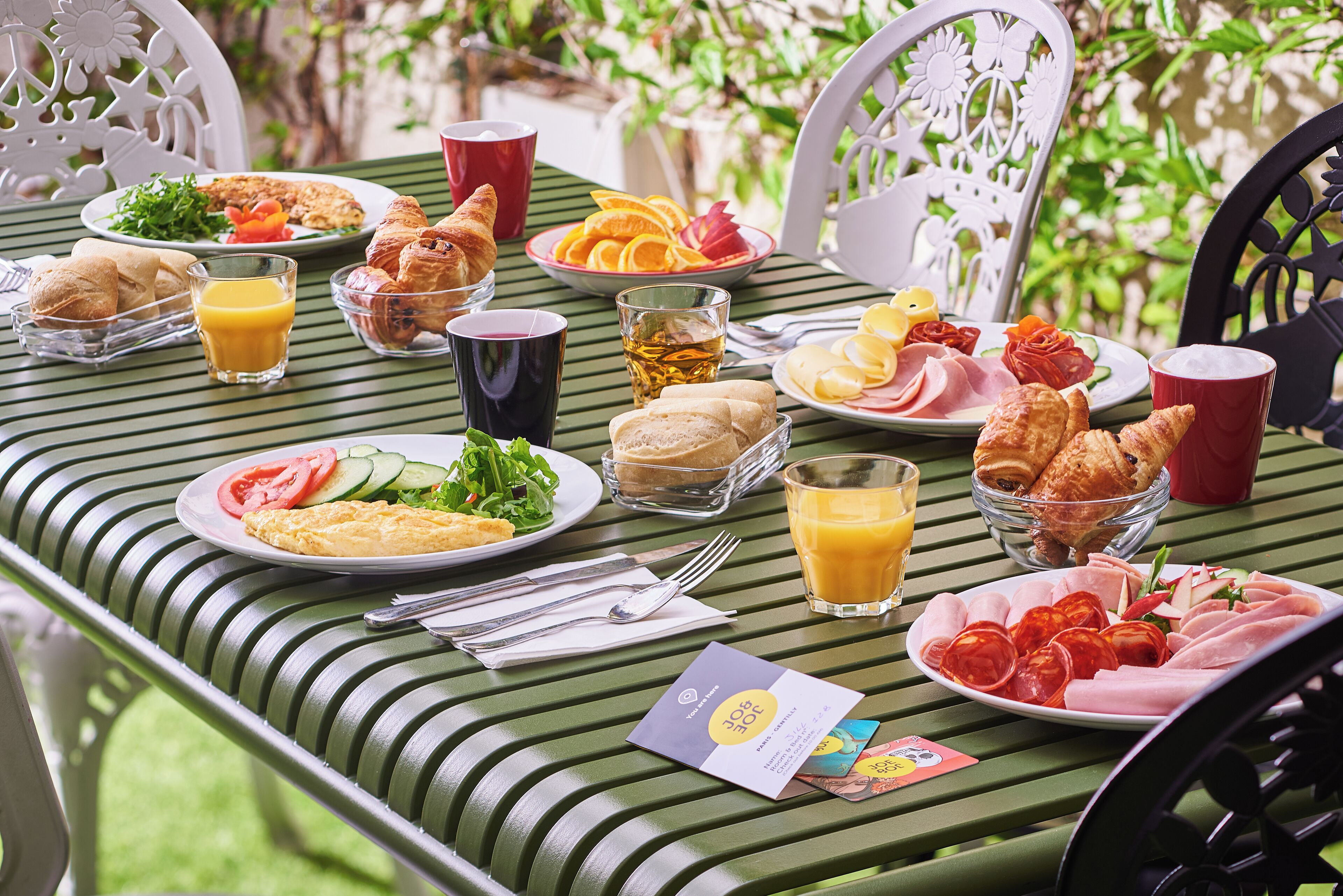 Daily buffet breakfast (EUR 10.9 per person)